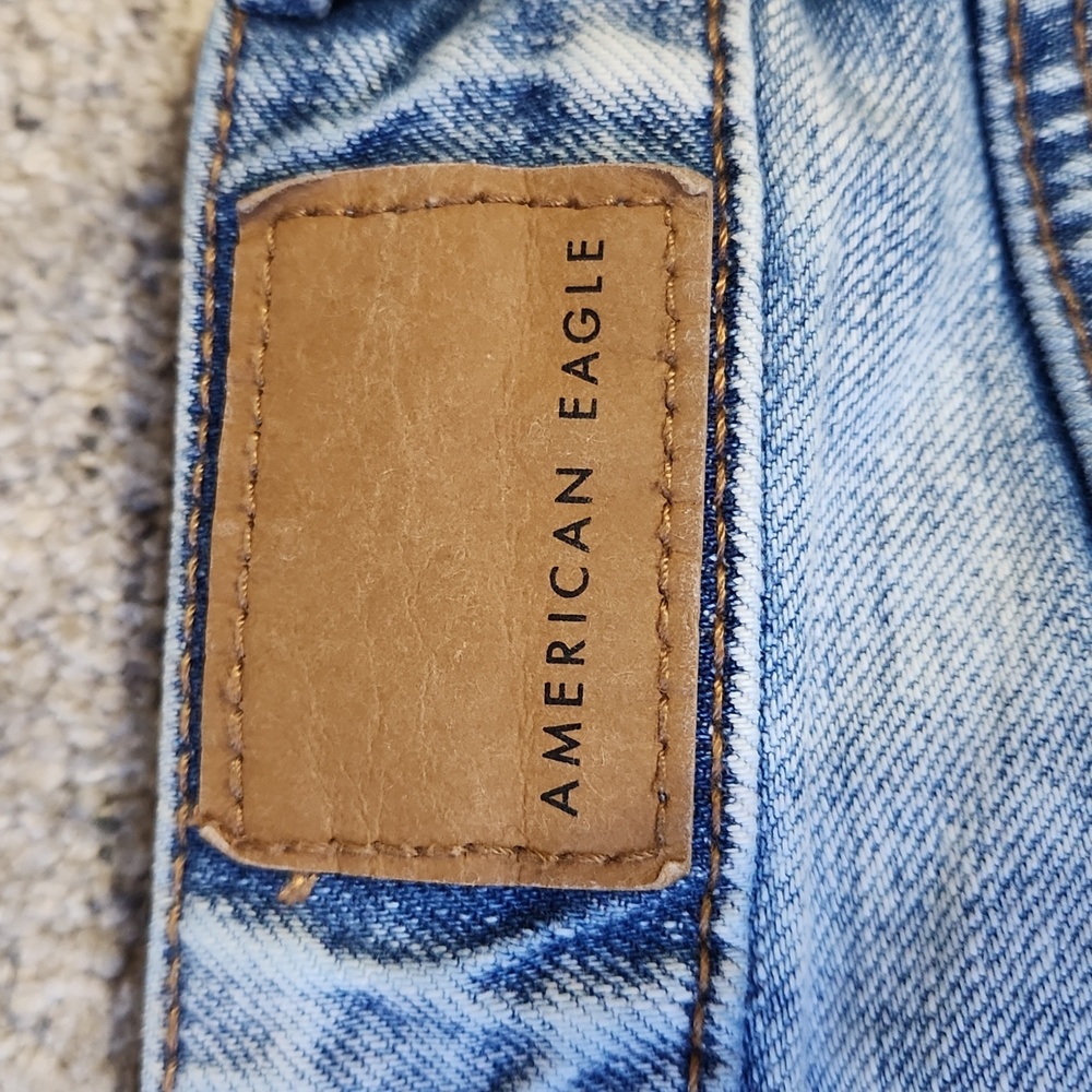 American Eagle Tomgirl High Rise Distressed Jeans Denim Pants Button Fly 2R - Picture 10 of 10